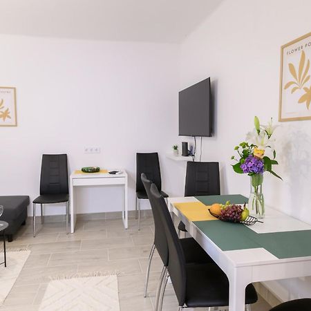 Zentrea Apartman Έγκερ Εξωτερικό φωτογραφία