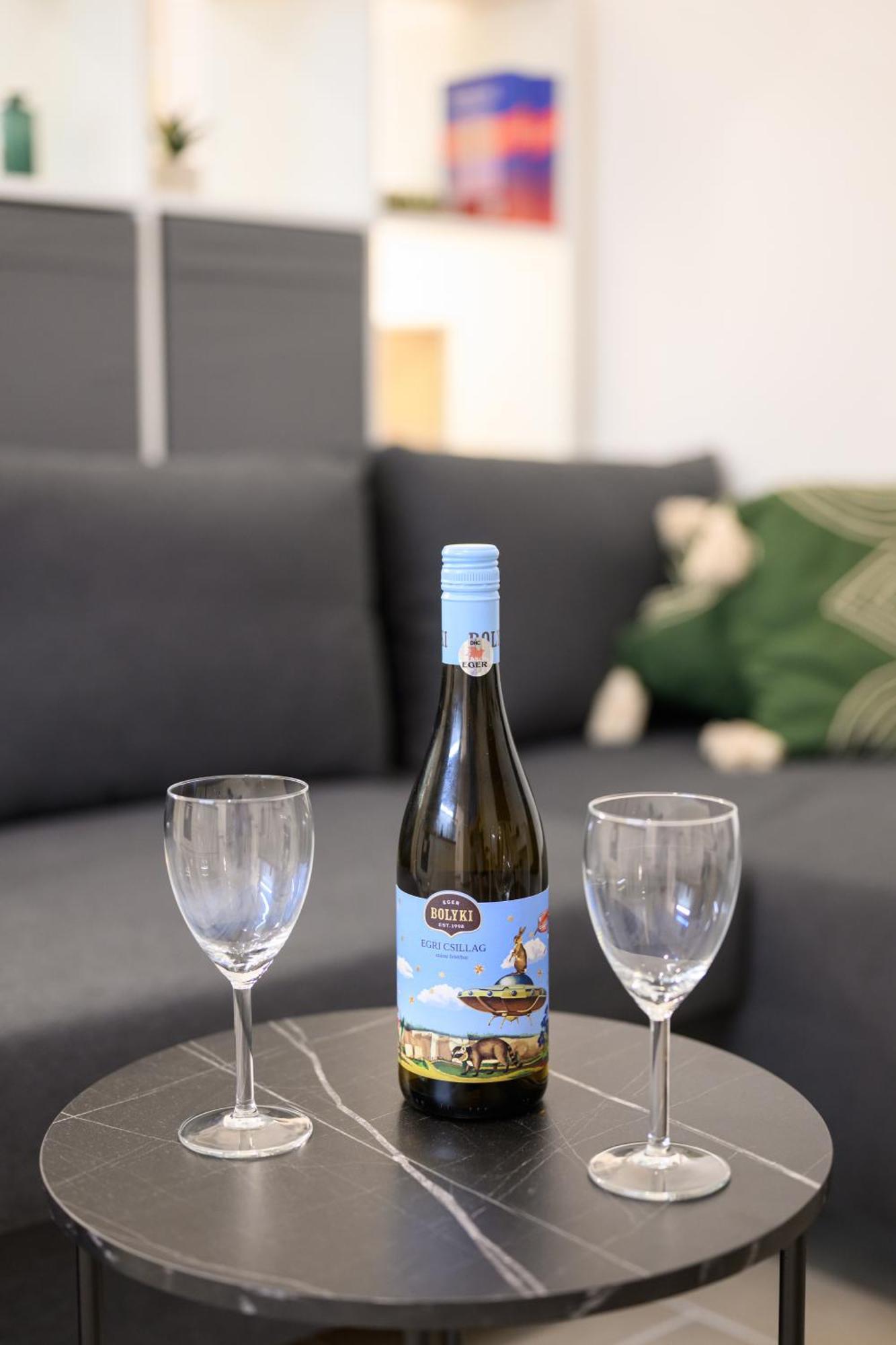 Zentrea Apartman Έγκερ Εξωτερικό φωτογραφία