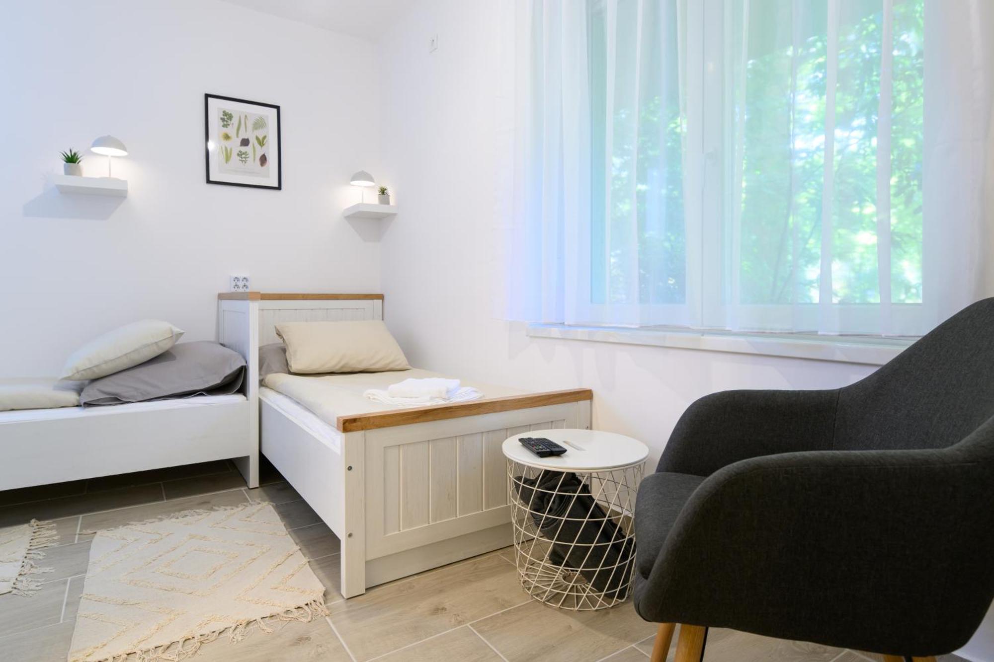 Zentrea Apartman Έγκερ Εξωτερικό φωτογραφία